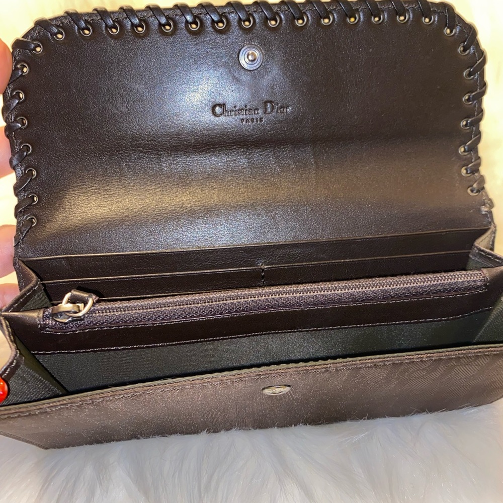 🌸RARE Authentic Dior vintage wallet on a chain🌸 - Picture 5 of 13